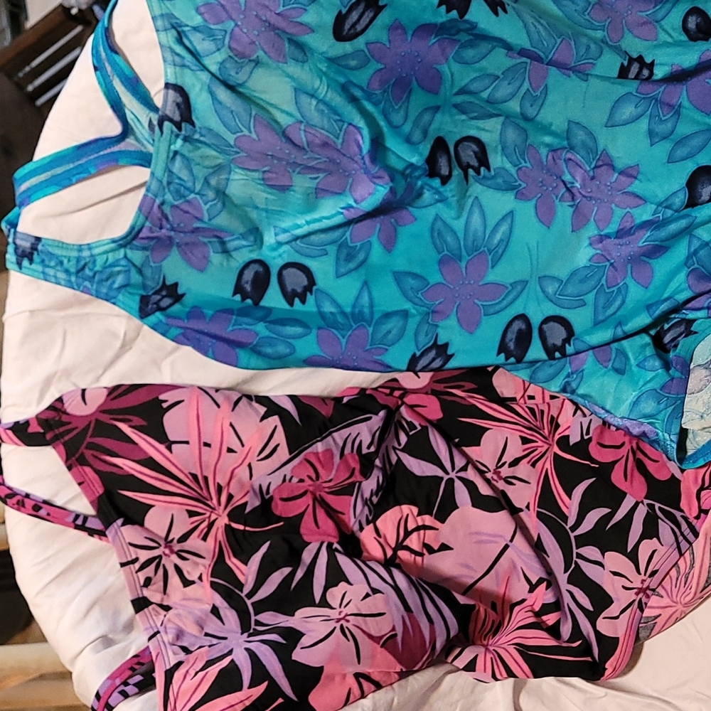 Women's Speedo Swimsuit Bundle, 2 swimsuits, size 14 or Xl
